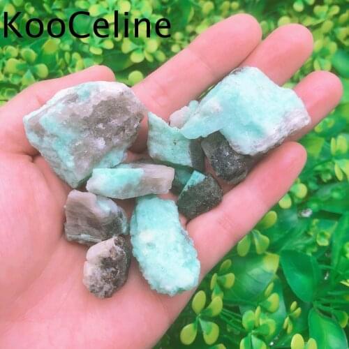 Natural Crystals Quartz Emerald Ore Stones Specimen Palm Energy Reiki Healing Home Aquarium Decoration Accessories Gemstone
