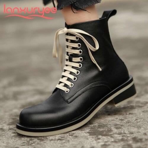 Lanxuryee 2020 new arrival natural leather round toe med heel motorcycle boots handsome young lady streetwear ankle boots L18