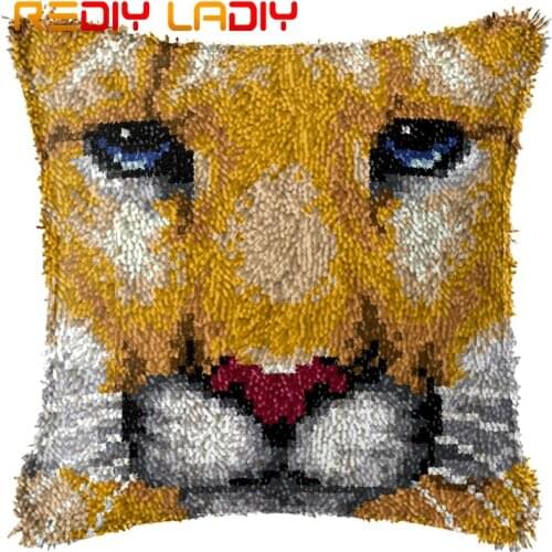 Latch Hook Cushion Lion Face Animal Pillow Case Printed Color Canvas Acrylic Yarn Latched Hook Pillow Crochet Cushion Cover Kits