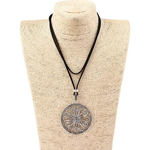 1PCS Large Hollow Flower Round Shape Pendant Faux Suede Velvet Cord Necklace