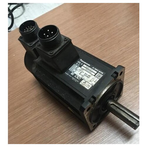 MSMA102P1G , servo motor , used in good condition . 80% appearance new , good working , free shipping