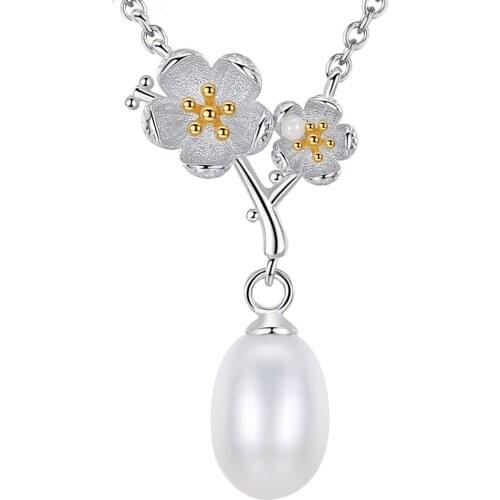 MetJakt S925 Sterling Silver Fashion Two-Color Gold Electroplated Plum Blossom Freshwater Pearl Womens Necklace