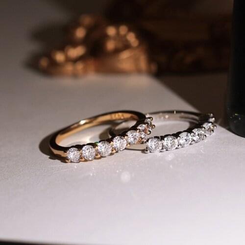 Exquisite Silver Color Round Cut AAA Cubic Zirconia Womens Ring White Crystal Party Ring Wedding Engagement Ring Fine Jewelry