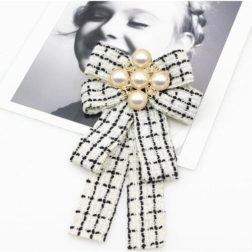 Classical Plaid Striped Printed Bow Brooch Canvas Pearls Bow Tie Corsage Collar Brooches for Women Shirt Collar Clothes Jewelry