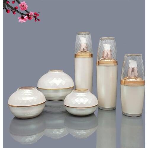 Empty Acrylic Cream Jars Eye Cream Bottles 30ml 50ml 120ml Spray Perfume Lotion Bottles Essence Bottles Cosmetic Packaging
