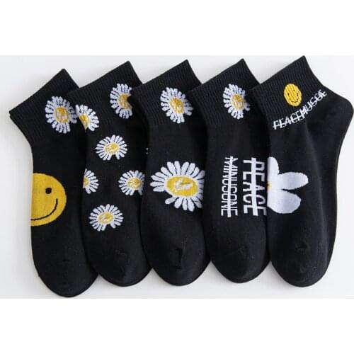 New little daisy socks female ins tide short section black shallow mouth summer spring net red male socks GD Korea Japanese cool