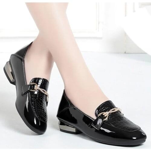 Women Derby Shoes Woman Brogue Handmade Casual Womens Patent Leather Flats Shoes Lace up Shinny New Ladies Flat Shoes 2021 new