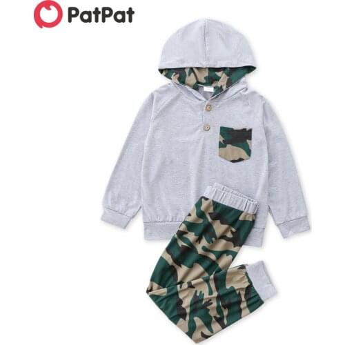 PatPat 2-piece Toddler Boy Camouflage Print Hoodie and Elasticized Pants Set