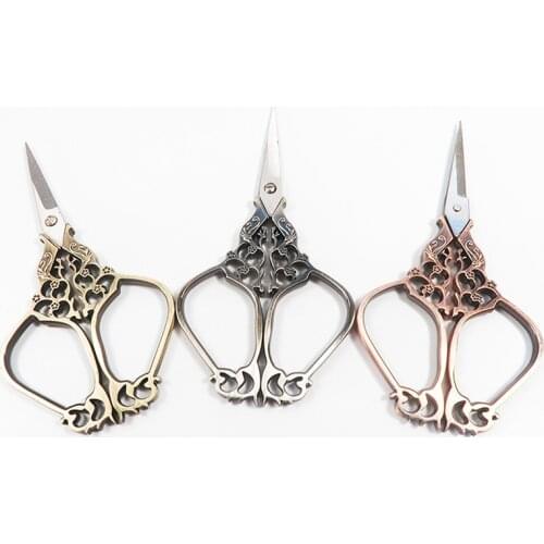 1Pcs Retro Stainless Steel Cross Stitch Scissors Sewing Scissors Exquisite and Vintage Scissors for Woman Quilting Sewing