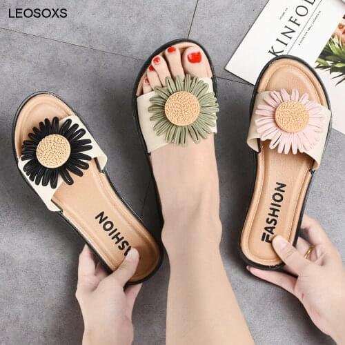 Womens Summer Shoes 2021 New Sunflower Fashion Slippers Versatile Flat Bottom Anti Slip Slippers Flower Wear Sandals