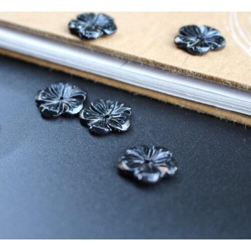 10Pcs 15mm Black Color Carved Flowers Space parts Artificial Coral Beads DIY Accessoires Charm Beads for Jewelry making