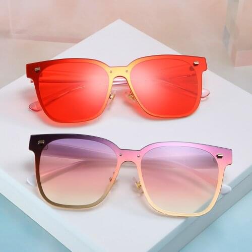 Siamese Lens Sunglasses Women Fashion Mens and Womens Street Shooting Sunglasses