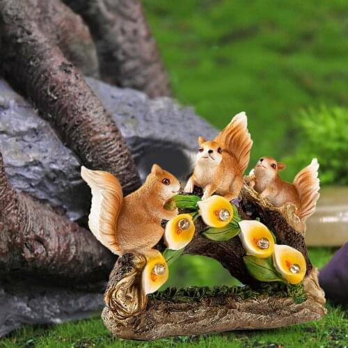 Squirrel Simulation Garden Statue Lantern Solar LED Light Resin Figurines Outdoor Lawn Courtyard Decorative Sculptures Crafts