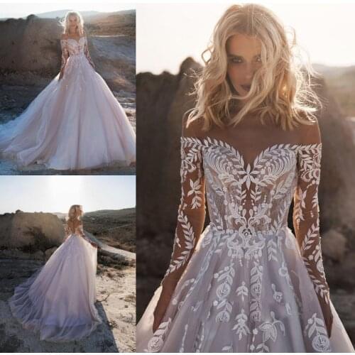 2019 Bohemian Wedding Dresses Off Shoulder Long Sleeves Lace Appliques Bridal Gowns Sweep Train Wedding Dress Robe De Mariee