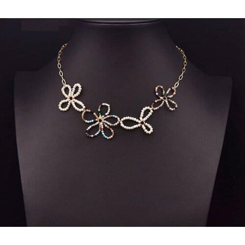 Natural Pearl Choker Beads Stone Flower Shaped Pendant Necklace Ethnic Statement Collar Women Girls Fashion Jewelry Chain Bibs