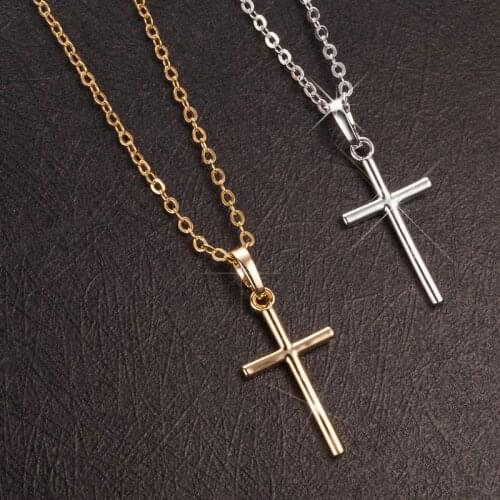 Classic cross pendant necklace clavicle chain Anti-allergy simple necklace Fashion jewelry