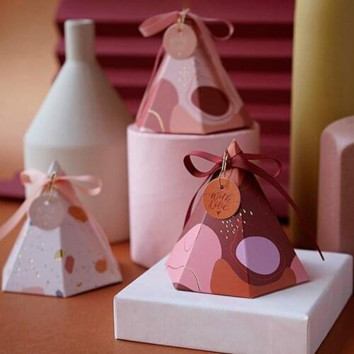 Pink Gift Box Pyramid Wedding Favors Candy Box Baby Shower Kids Birthday Chocolate Paper Box with Ribbon Packaging Boxes