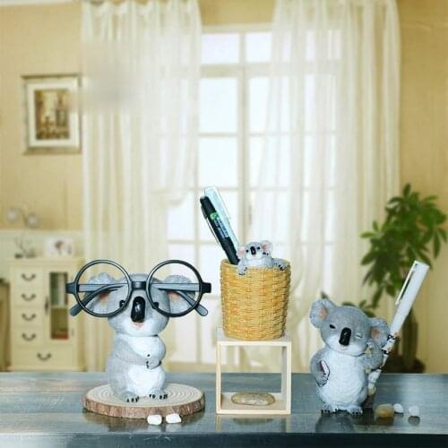 Animal Sculpture Set of 3 Mini Cute Resin Koala Glasses Pen Holder Adorable Ornament Home Garden Office Decoration Accessories