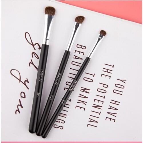 3 Pcs Makeup Brush Suits Wooden Handle Contour Powder Eyeshadow Highlight Concealer Eyebrow Lips Eyeliner Make Up Tool Sets
