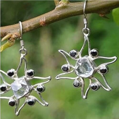 Rongyu Hot Selling Creative Starfish With Diamond Earrings Female Fashion Simple Pentagram Star Glitter Crystal Stone Earrings