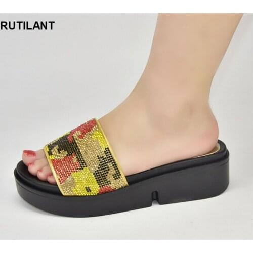 Latest Design Shoes for Wedding Women Closed Toe Heels Platform Shoes Nigerian Women Party Shoes Decorated with Rhinestone