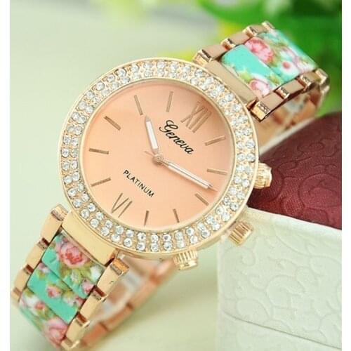 Top Big Crystal Flowers Women Watch Rhinestone Geneva Style Wristwatch Plastic Metal Printed Band Analog Vintage Fashion
