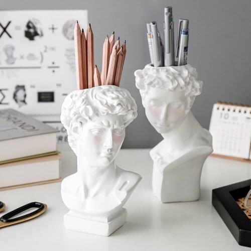 David Haracter Resin Statue Human Head Shape Ornaments Makeup Brush Storage Holder Home Decor Vase