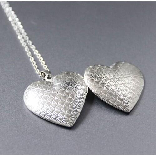 1pc Cute Heart Sea Shell Photo Frame Pendant Necklace Stainless Steel Charms Locket Necklaces Women Men Fashion Memorial Jewelry