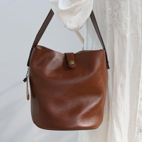 Genuine Leather Women Shoulder Bag Wide Strap Simple Bucket Bag Large Capacity Hhandbags Portable Diagonal Tote Bags 2021 New