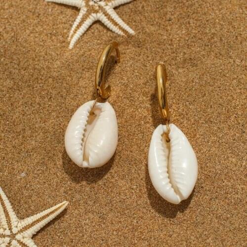 New Fashion Boho Gold Beach Cowrie Shell Hoop Earrings for Women Beach Piercing Earring Gift