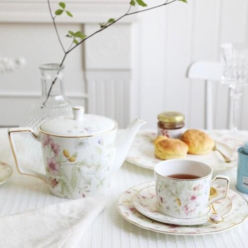 EECAMAIL Bone China Coffee Cup European Retro Garden Small Luxury Ceramic English Afternoon Tea Set Gift Valentines Gift