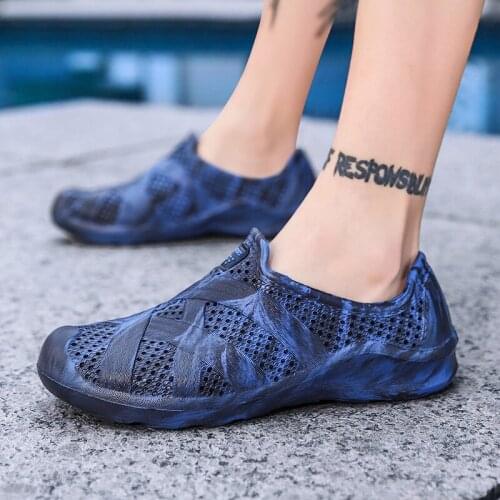 Summer Mens Baotou Hollow Out Overshoes Camouflage Hole Shoes Soft Bottom Anti-Skid Beach Shoes Garden Shoes Sandals Size 40-45