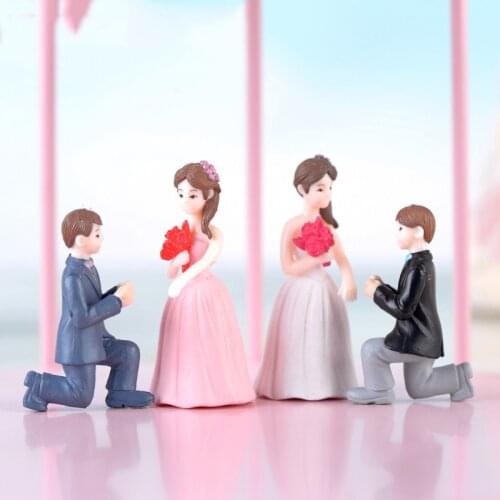 ZOCDOU 2 Pieces Lovely Marry Me Lovers Doll Wedding Dress Marriage Couple Small Figurine Crafts Figure Ornament Miniatures Deco