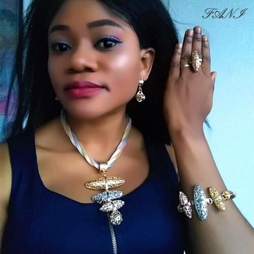 Fani Nigerian Wedding woman accessories jewelry set Wholesale Fashion Dubai Gold Color Jewelry Set statement Bridal jewelry set