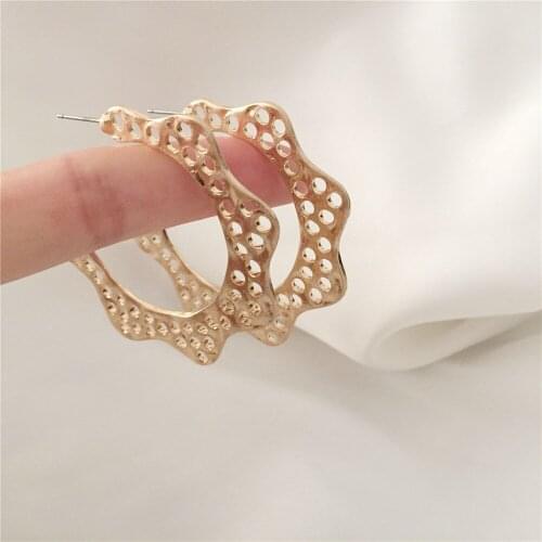 Pretty Gold Color Plating Hole Punching Irregular Fringe Hoop Earrings For Women Girl Bohemia Elegant Modern Jewelry Accessory