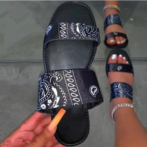 Spring/summer new women2020 flat satin cloth flat non-slip slippers cashew flower beach sandals durable at home flip flop MS