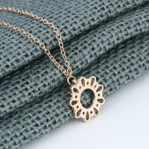 CHENGXUN Round Lace Necklace Pendant Necklace Women Circle Flower Gold silver color Sun Flower Charm Jewelry Girls s