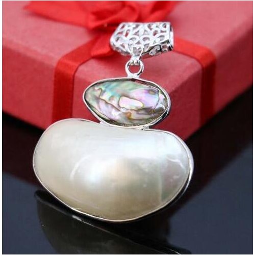 New natural white abalone shell material pearl horizontal version pendant female pendant original national wind gift accessories