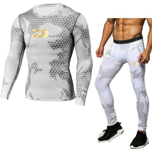 Daiwa Men Thermal Underwear Sets Compression Sweat Quick Drying Thermo Underwear Men Clothing Long Fishing Clothes Sets