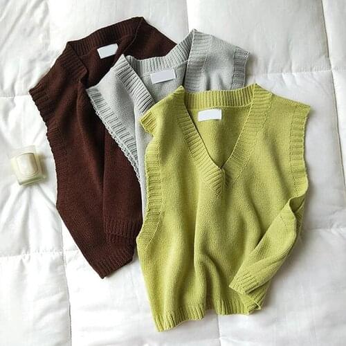 Women V-Neck Knitted Vest 2021 New Spring Autumn Sweater Vests Short Female Casual Sleeveless Twist Knit Pullovers
