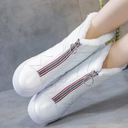 2019 New casual women shoes winter hot leather short tube boots fashion trend comfortable soft wild warm womens boots U11-10