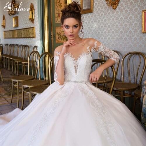 EVALOVE New Gorgeous Appliques 3/4 Sleeve A-Line Wedding Dress Luxury Crystal Sashes Scoop Neck Customized Princess Bridal Gown