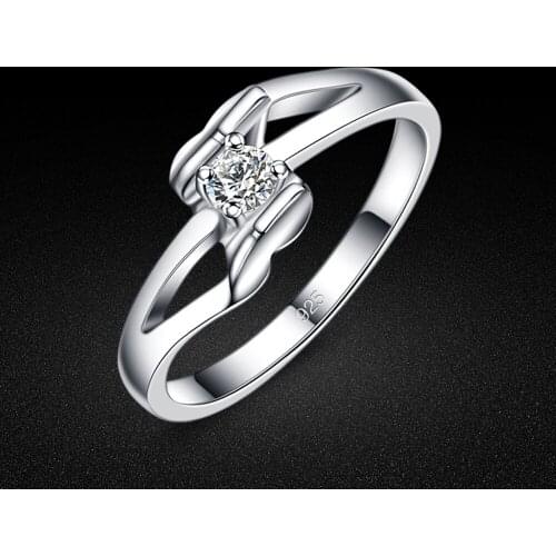 Noble Womens 925 Sterling Silver Ring Classic Luxury Zircon Inlaid Ring Charm Jewelry Wedding Ring Party Accessories Gift