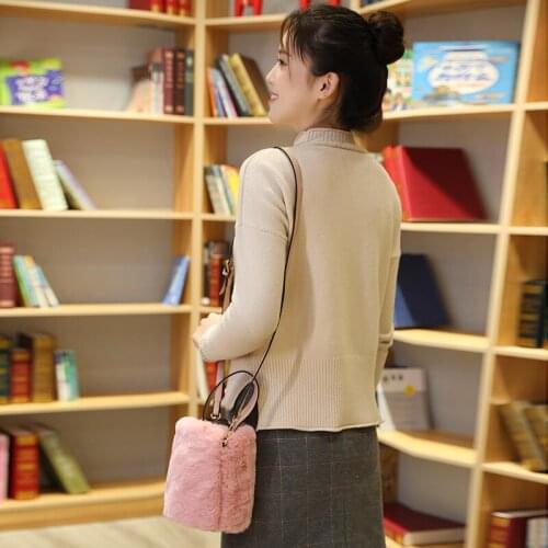 Autumn And Winter Luxury Plush Womens Bags Warm Fur Ball Plush Bucket Handbag Shoulder Bag Girl Messenger Bag
