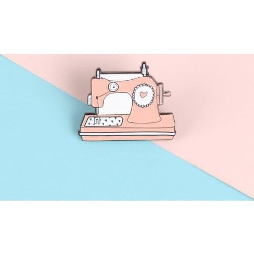 Pink Sewing Machine Enamel Pin Cartoon Handcraft Brooches Backpack Clothes Button Badge Fashion Jewelry Gift for Kids Friends