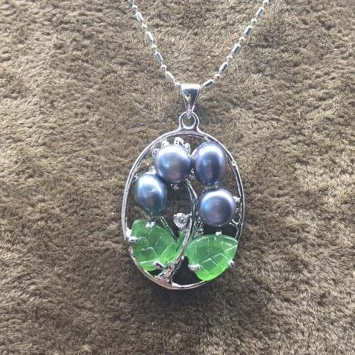White Black Natural Freshwater Pearl Green Stone leaf Necklace Pendant Woman