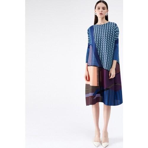 Miyak Pleated Casual Loose Geometric Print Mini Dress Female Summer Plus Size O-Neck Three Quarters Sleeve Fashion Women Dress