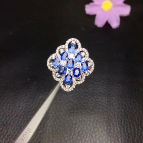 925 silver inlaid with natural sapphire ring Fashion ring Beautiful jewelry. An engagement ring