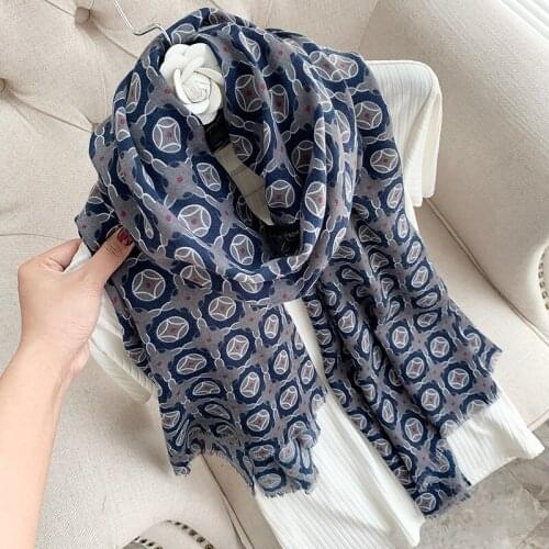 2021 Brand Autumn and Winter Womens Beach Shawl Wool 15% Scarf Ladies Fashion Scarf Headscarf Pashmina Headscarf Silencer