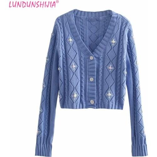 LUNDUNSHIJIA 2021 Spring Fashion Short Style Women Sweaters Flowers Embroidery Ladies Good Quality Cardigan Female Sweater